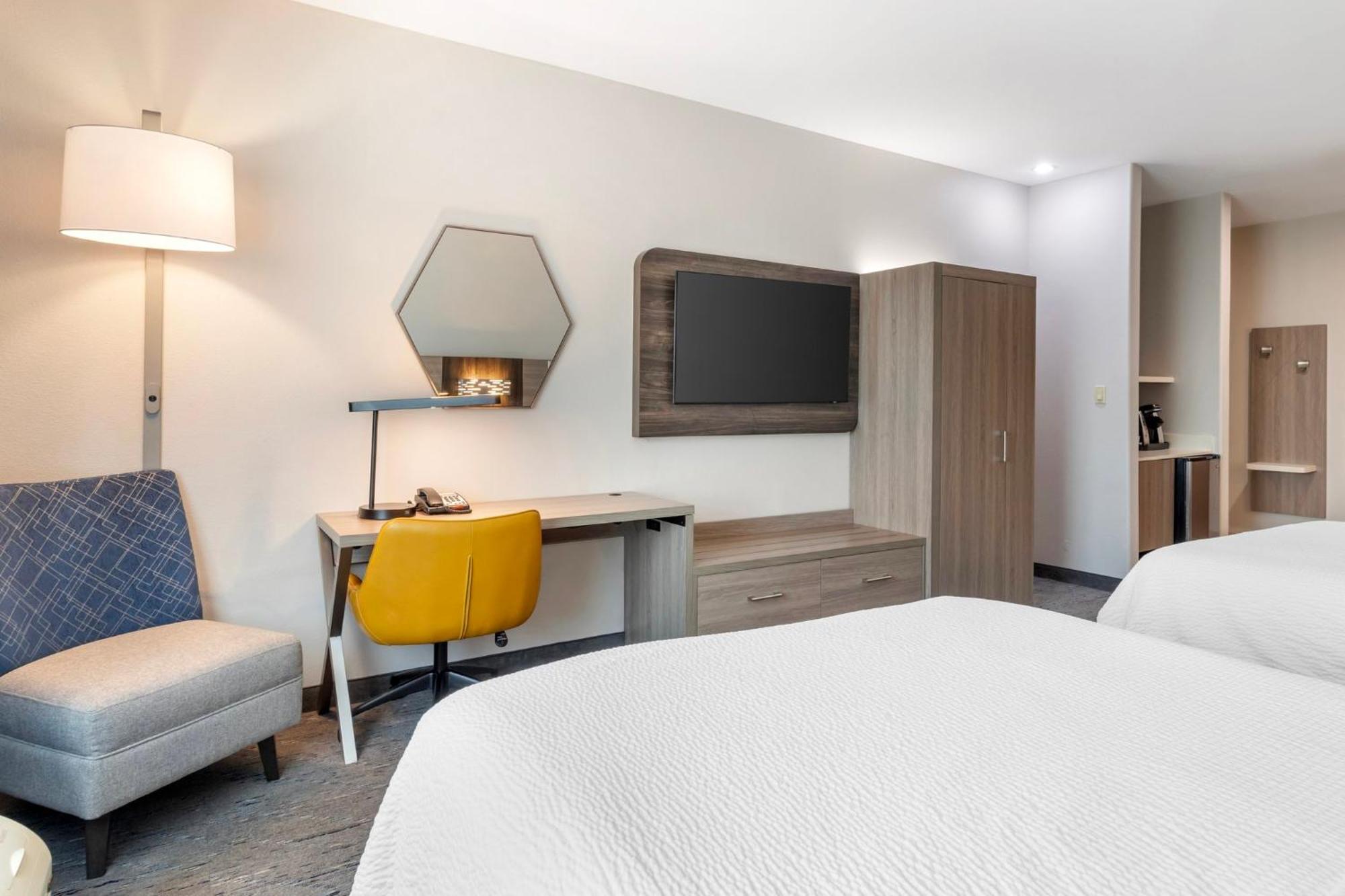 Holiday Inn Express Hotel And Suites Alice By Ihg Exterior photo
