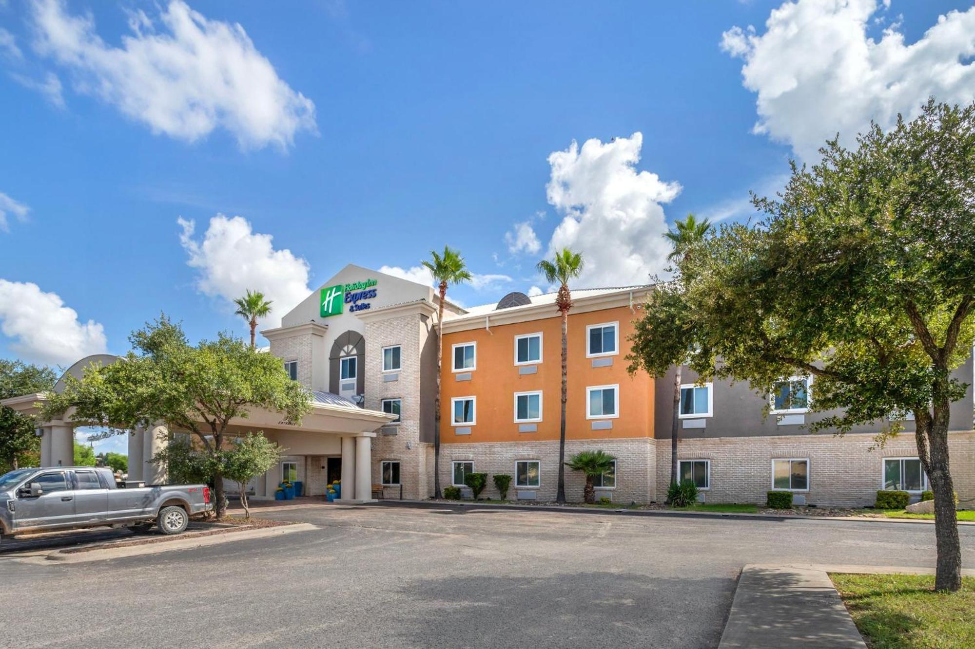 Holiday Inn Express Hotel And Suites Alice By Ihg Exterior photo