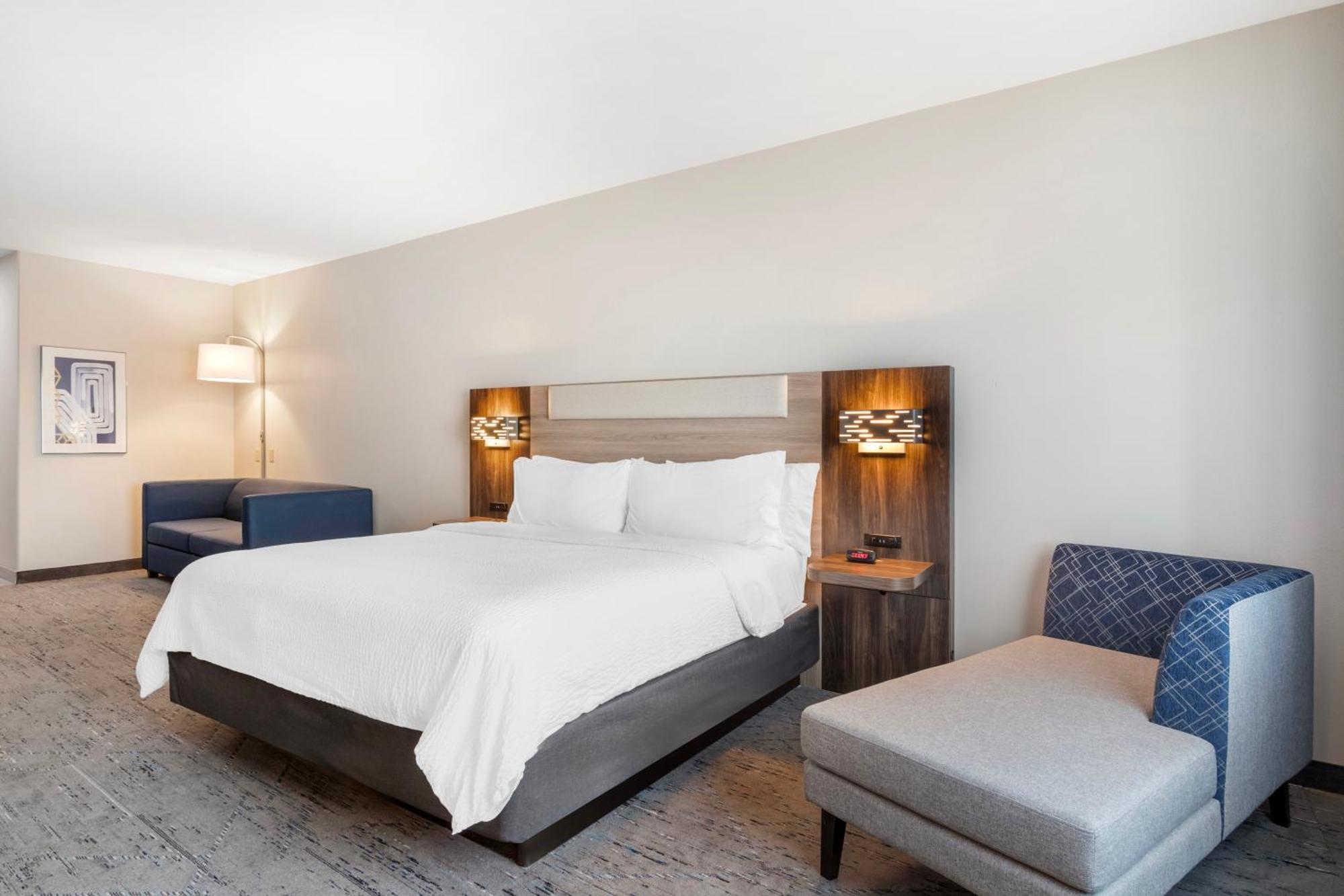 Holiday Inn Express Hotel And Suites Alice By Ihg Exterior photo