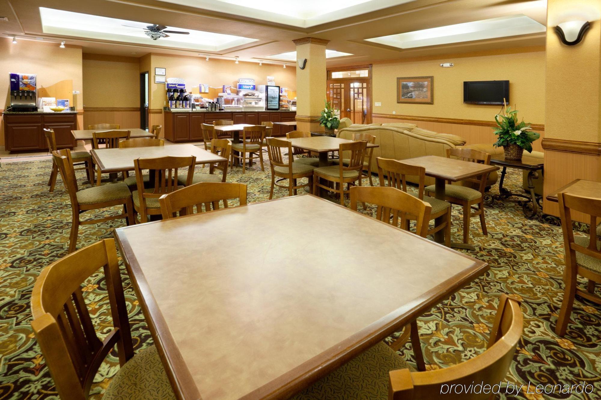 Holiday Inn Express Hotel And Suites Alice By Ihg Exterior photo